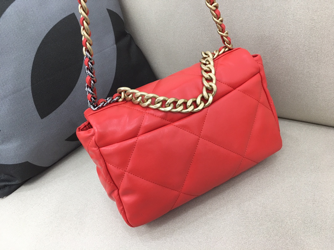 Lambskin 19 Handbag Flap Bag AS1160 Red